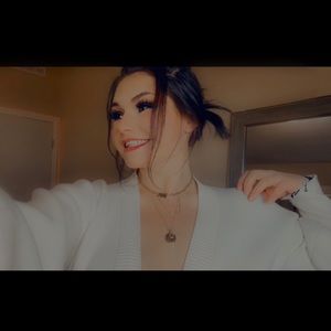 Meet your Posher, Sarina